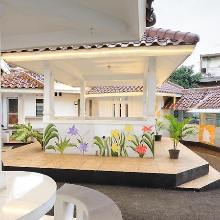 เรดดอร์ซ ซาเรียะห์ เนียร์ ตามาน แอร์ มันกูร์ โบกอร์ Hotel ภายนอก รูปภาพ