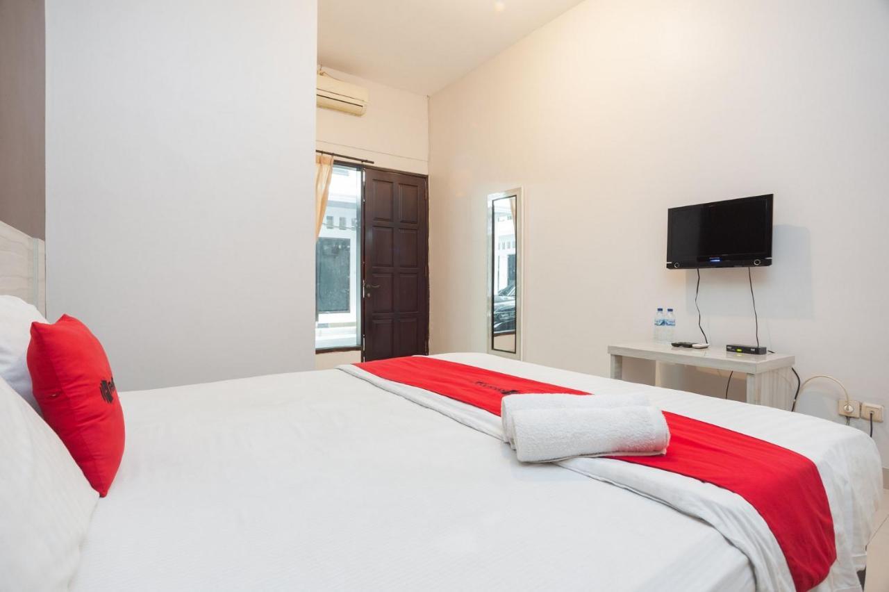 เรดดอร์ซ ซาเรียะห์ เนียร์ ตามาน แอร์ มันกูร์ โบกอร์ Hotel ภายนอก รูปภาพ