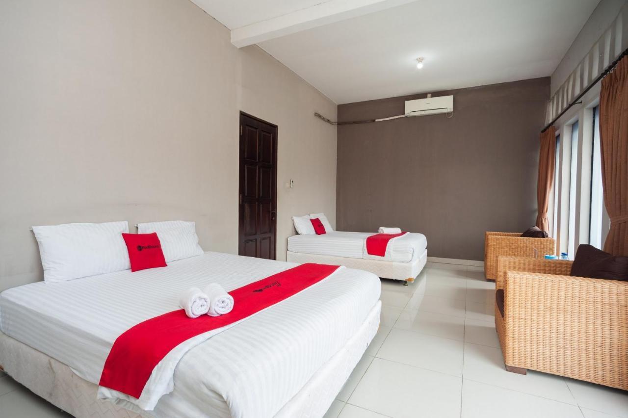 เรดดอร์ซ ซาเรียะห์ เนียร์ ตามาน แอร์ มันกูร์ โบกอร์ Hotel ภายนอก รูปภาพ
