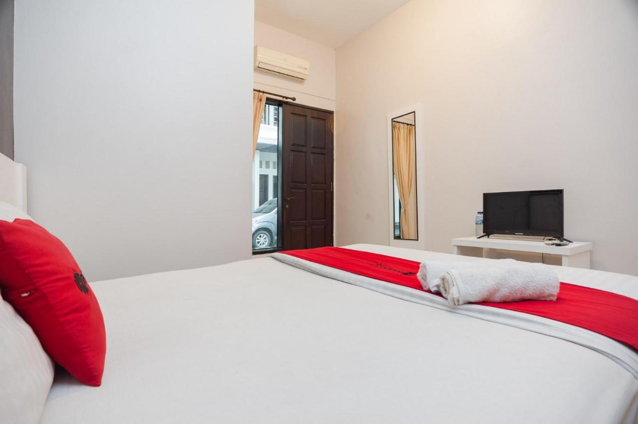 เรดดอร์ซ ซาเรียะห์ เนียร์ ตามาน แอร์ มันกูร์ โบกอร์ Hotel ภายนอก รูปภาพ